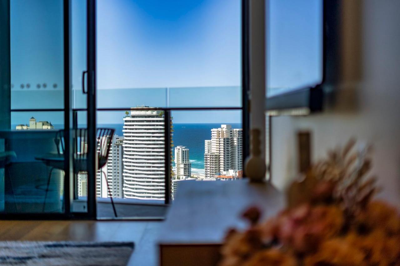Broadbeach Casino Private Apartments - Gclr Gold Coast Exterior photo